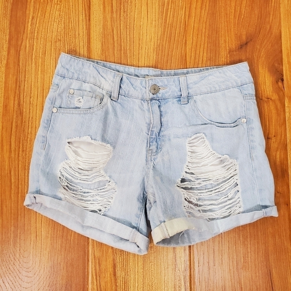 REFUGE DISTRESSED BLEACHED DENIM SHORTS - Picture 5 of 7
